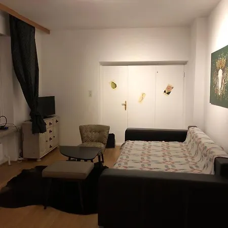 H Quarto em Acomodações Particulares *